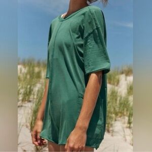 NWOT Free People Movement Hot Shot Tee
Romper Size Small